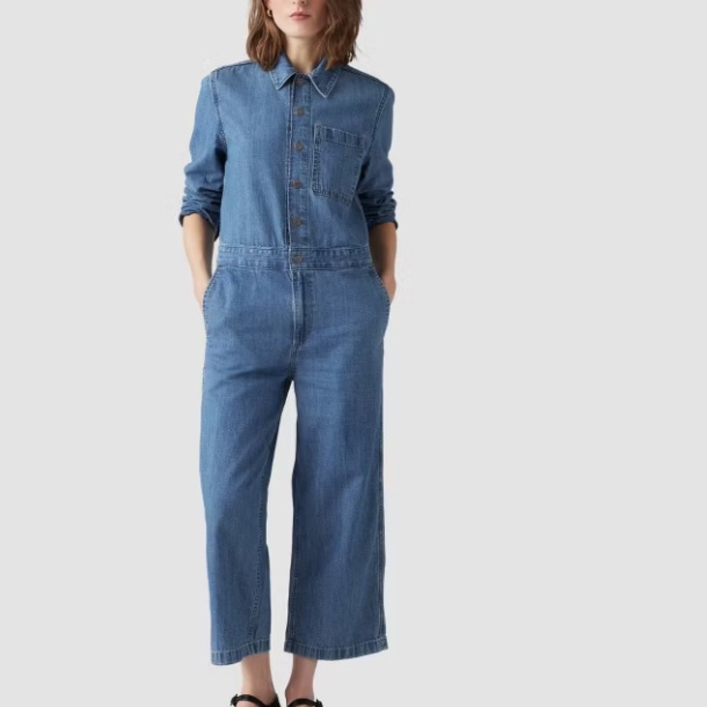Levi's Women's Long Sleeve Heritage
Jumpsuit ‼️‼️